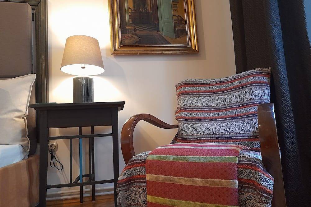 Geheel appartement, Appartement Met 3 Slaapkamers, 2 Badkamers, Zonnige Balkon, Volgende Opera, Ac, Gratis Minibar in Boedapest, Centraal Hongarije