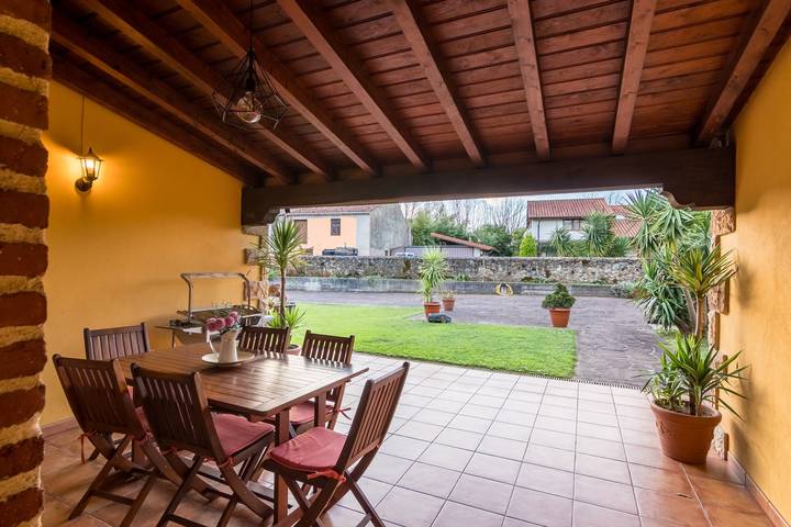 Holiday Home 'La Trasmerana' with Mountain Views in Riotuerto, Cantabrian Coast