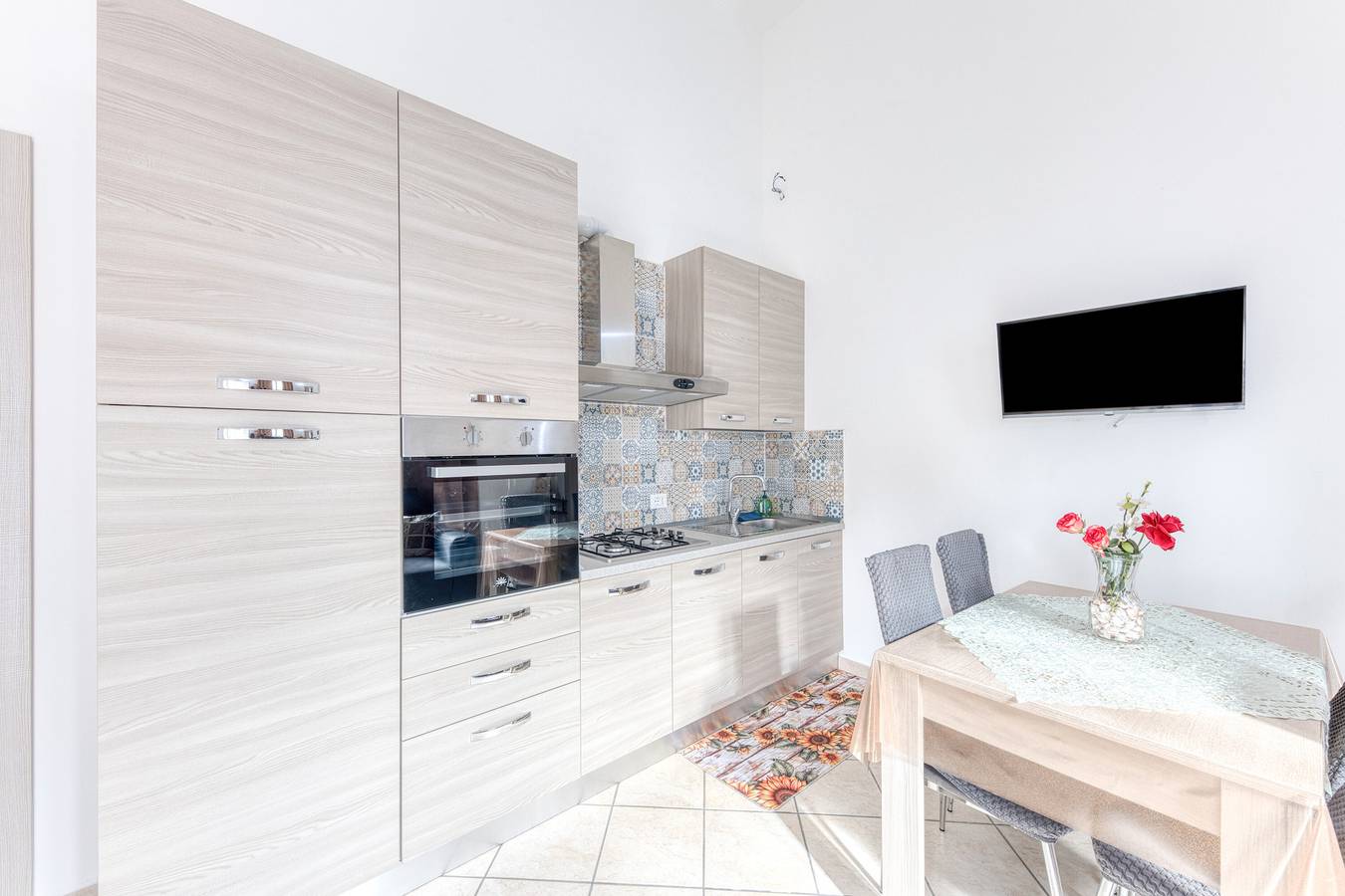 Appartamento intero, Appartamento 'Mauricarol Residences - Apt' con terrazza privata, Wi-Fi e aria condizionata in Acquarica del Capo, Golfo di Taranto