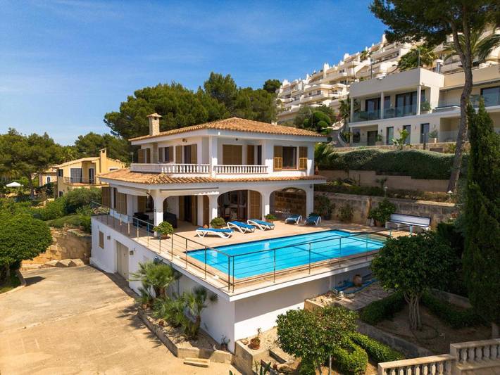 Location de vacances pour 8 personnes, avec jardin ainsi que piscine et terrasse à Santa Ponsa - 4