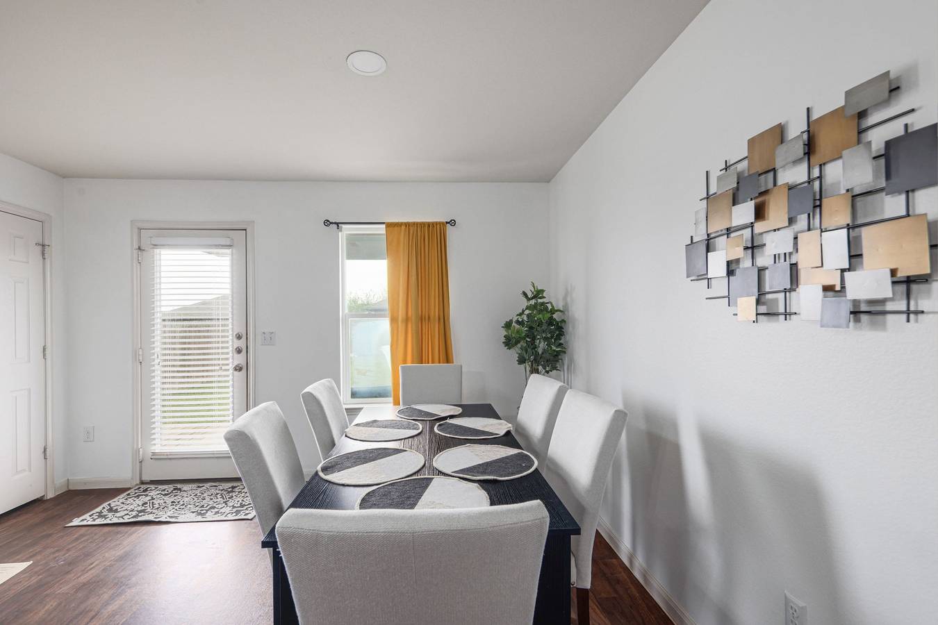 Kitchen • Foosball • Fenced Yard • Parking in Kyle, Hays County