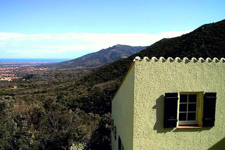Maison de vacances pour 8 personnes, avec jacuzzi ainsi que jardin et piscine à Laroque-des-Albères