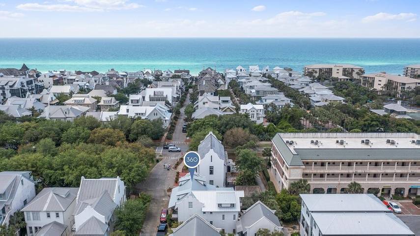Vacation house for 10 people, with pool and balcony in Rosemary Beach