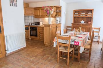 Maison De Vacances pour 7 Personnes dans Fau-de-Peyre, L'Aubrac, Photo 2
