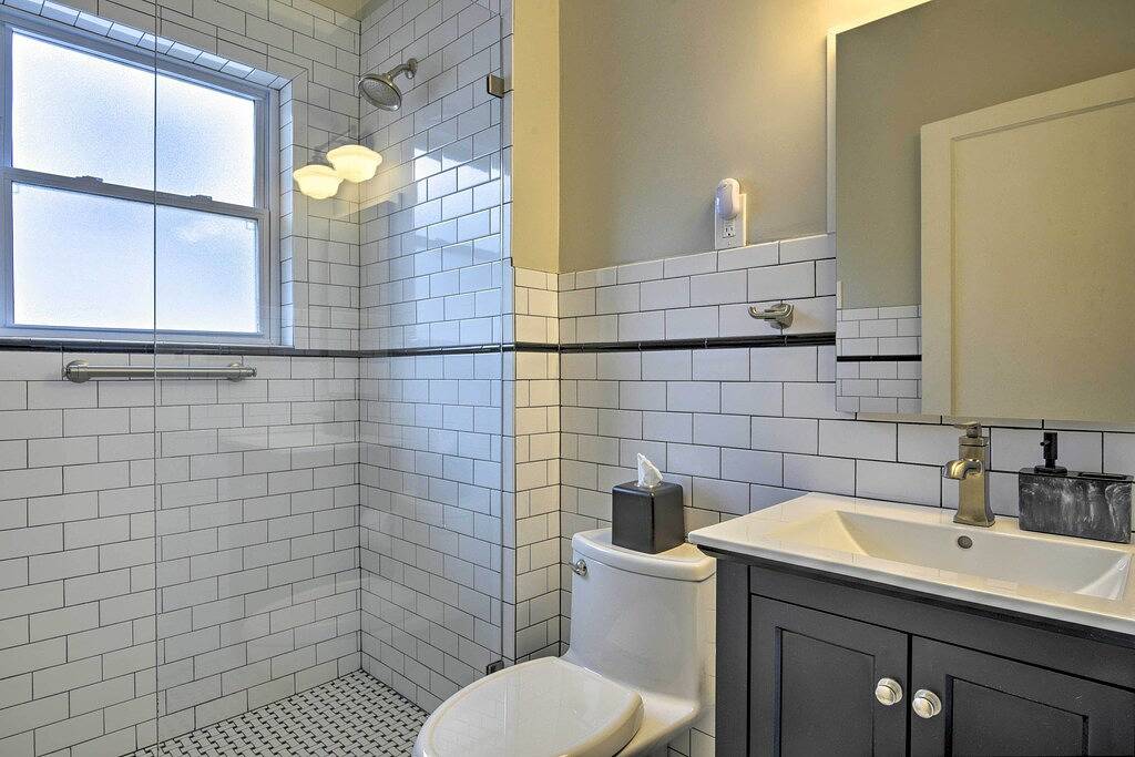 Neu! Vintage Cottage <1 Meile zum Unc Greensboro! in Greensboro, Guilford County