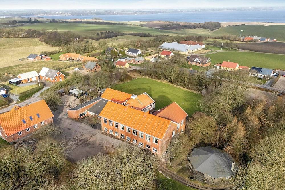 Exclusive pool house/conference center with Gymnasium. in Erslev, Morsø
