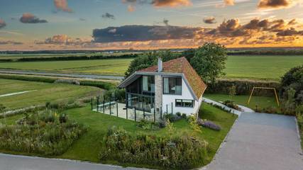Ferienhaus für 8 Personen, mit Sauna und Terrasse sowie Garten, mit Haustier in De Waal