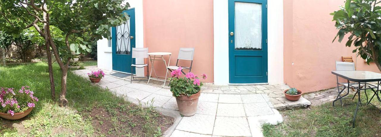 Location de vacances pour 4 personnes, avec vue et jardin à Paola - 3