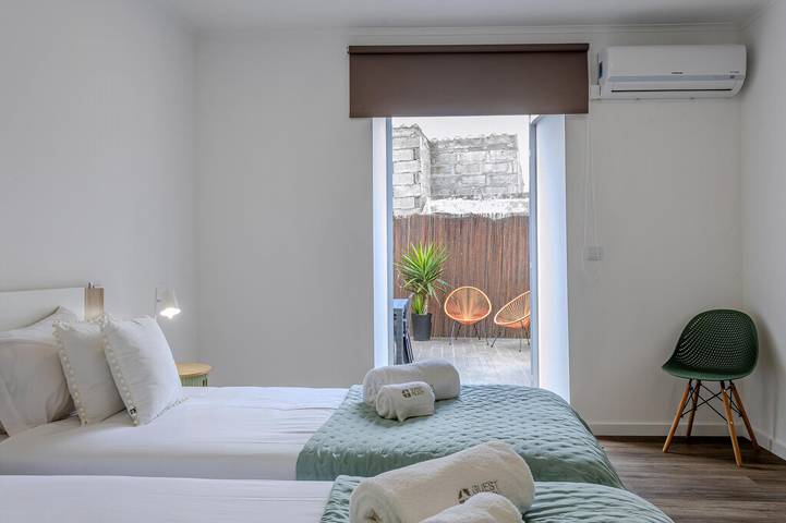 Ganze Wohnung, Ferienwohnung für 6 Personen mit Terrasse in São Miguel Island, Ponta Delgada