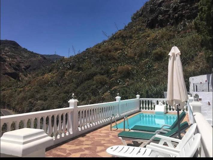 Casa rural para 10 personas, con piscina además de vistas y jardín, Se admiten mascotas en Aríñez