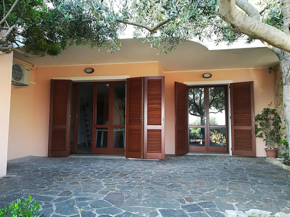 Appartement entier, Three-Bedroom Apartment with Ocean View in Funtana Meiga, Cabras