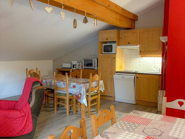 Gîte pour 8 personnes, avec balcon, animaux acceptés dans Office De Tourisme De Notre Dame De Bellecombe - 3