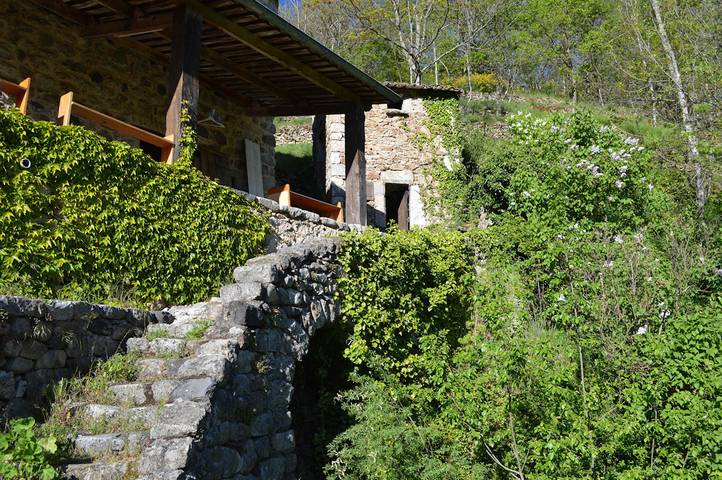 Chambre d’hôte pour 8 personnes, avec jardin en Ardèche - 2