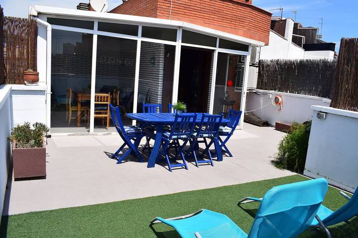 Ferienwohnung für 6 Personen, mit Balkon und Terrasse in Les Corts