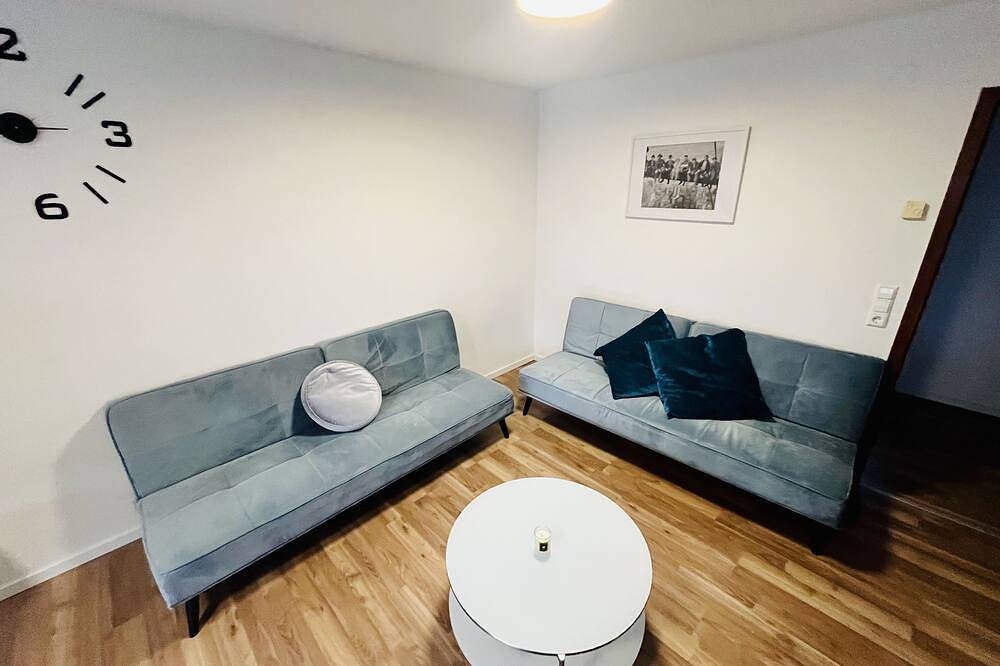 Ganze Wohnung, Monteurwohnung mit 6 Betten und Garten in Bad Cannstatt, Stuttgart