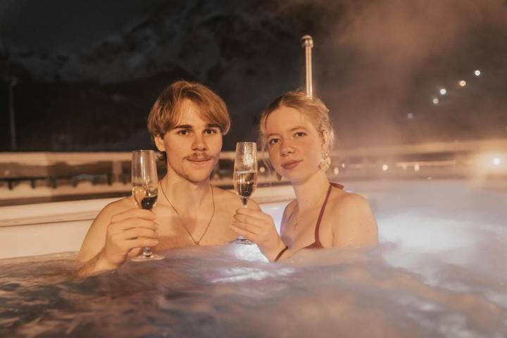 Ferienwohnung für 2 Personen, mit Terrasse und Whirlpool sowie Sauna in Saas-Fee