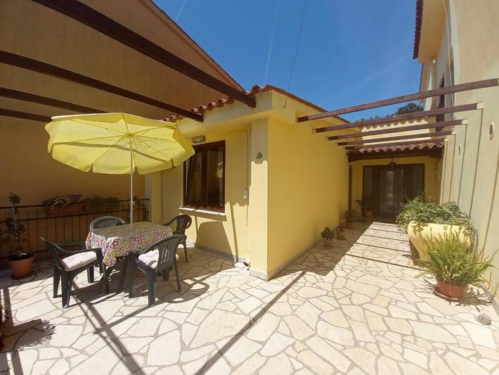 Ferienwohnung für 2 Personen, mit Garten in Pjescana Uvala