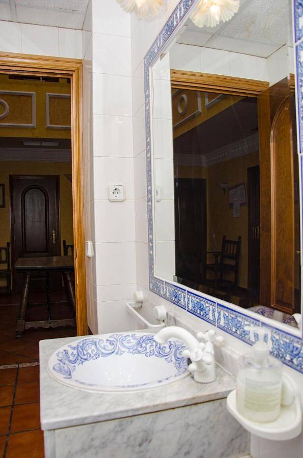 Chalet para 19 personas, con Balcón y Terraza además de Jardín y Piscina en Provincia de Toledo - 2