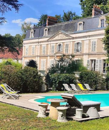 Gîte pour 8 personnes, avec piscine et jardin ainsi que vue et sauna à Escolives-Sainte-Camille