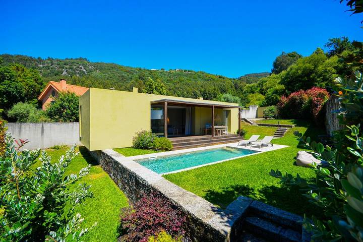 Ferienhaus für 4 Personen, mit Garten und Ausblick