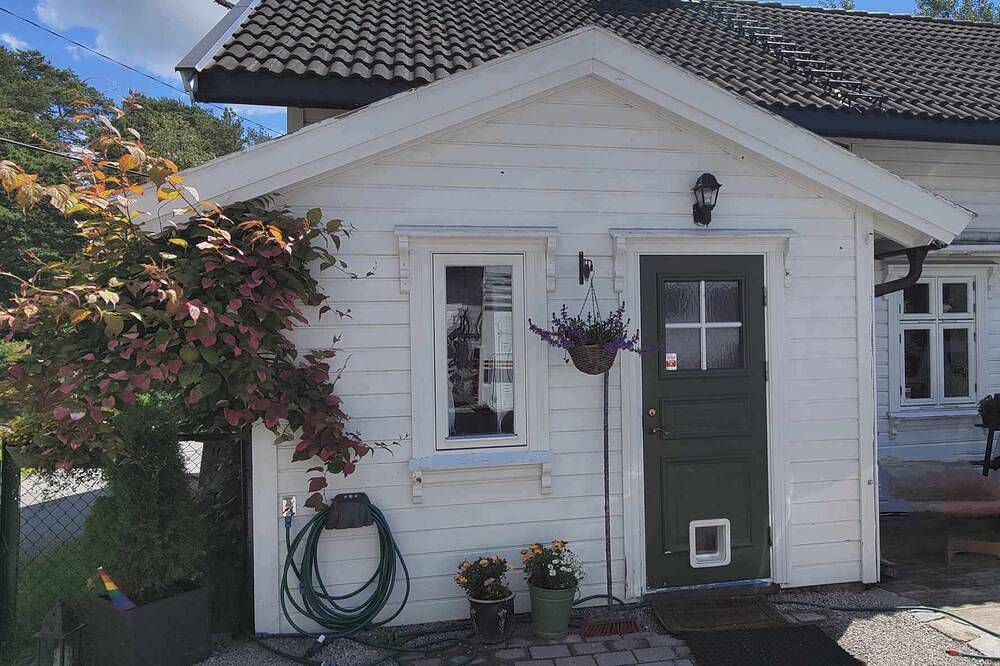 Øya husrom.\nzwei Einzelbetten und ein Schlafsofa.\nkochnische. in Sarpsborg