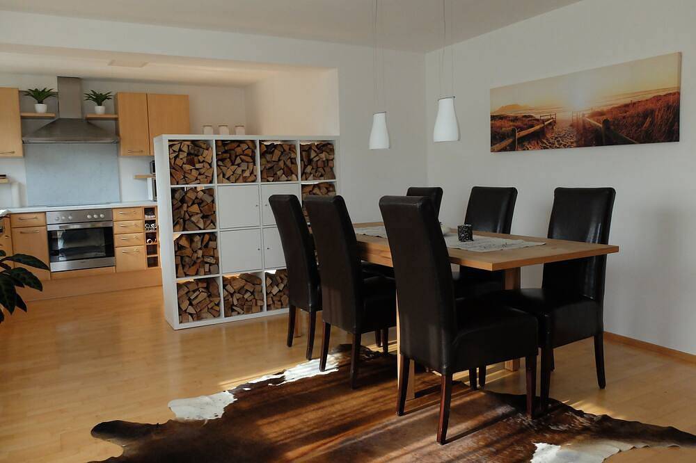 Ganze Wohnung, Ferienwohnung Elsa, Blick auf die Berge in Höchst, Bodensee-Vorarlberg