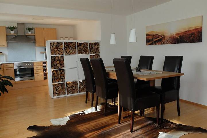 Ferienwohnung für 6 Personen, mit Balkon in Höchst