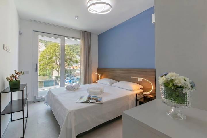 Ferienwohnung für 4 Personen, mit Balkon und Kinderpool in Finale Ligure Gemeinde