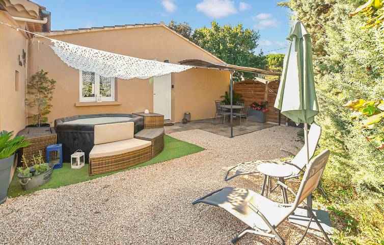 Maison de vacances pour 4 personnes, avec Terrasse et Jardin à Mazan