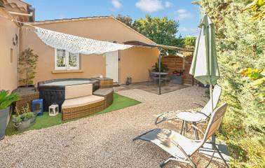Location de vacances pour 4 personnes, avec jardin et terrasse à Mazan