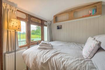 Glamping for 4 People in Slindon, West Sussex, Photo 2