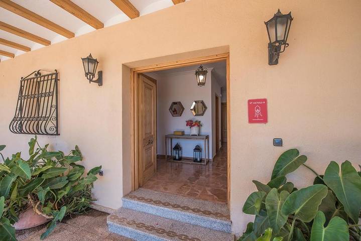 Casa rural para 19 personas, con jardín además de vistas y piscina, Se admiten mascotas en Polop de la Marina - 3