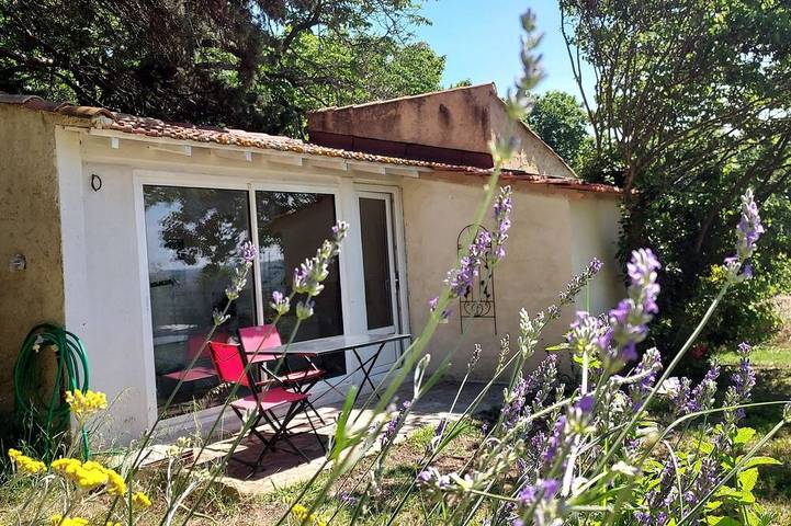 Ferienhaus für 4 Personen, mit Terrasse und Garten sowie Pool - 1