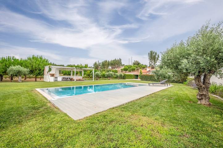 Casa de férias para 7 pessoas, com jardim e piscina e ainda terraço em Ponte de Sor