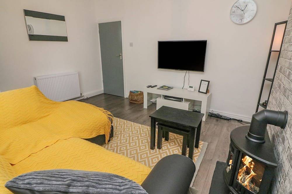 2 Brook Street, character holiday cottage, with a garden in Clitheroe in Clitheroe, Lancashire