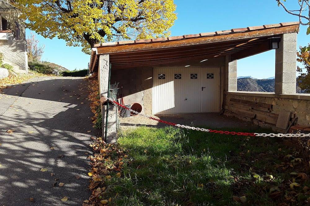 Maison de village belle vue à proximité de sentiers de randonnées in Val-Buëch-Méouge, Région de Gap