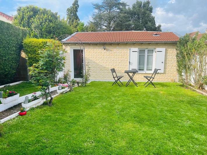 Gîte pour 2 personnes, avec Jardin à Le Perray-en-Yvelines