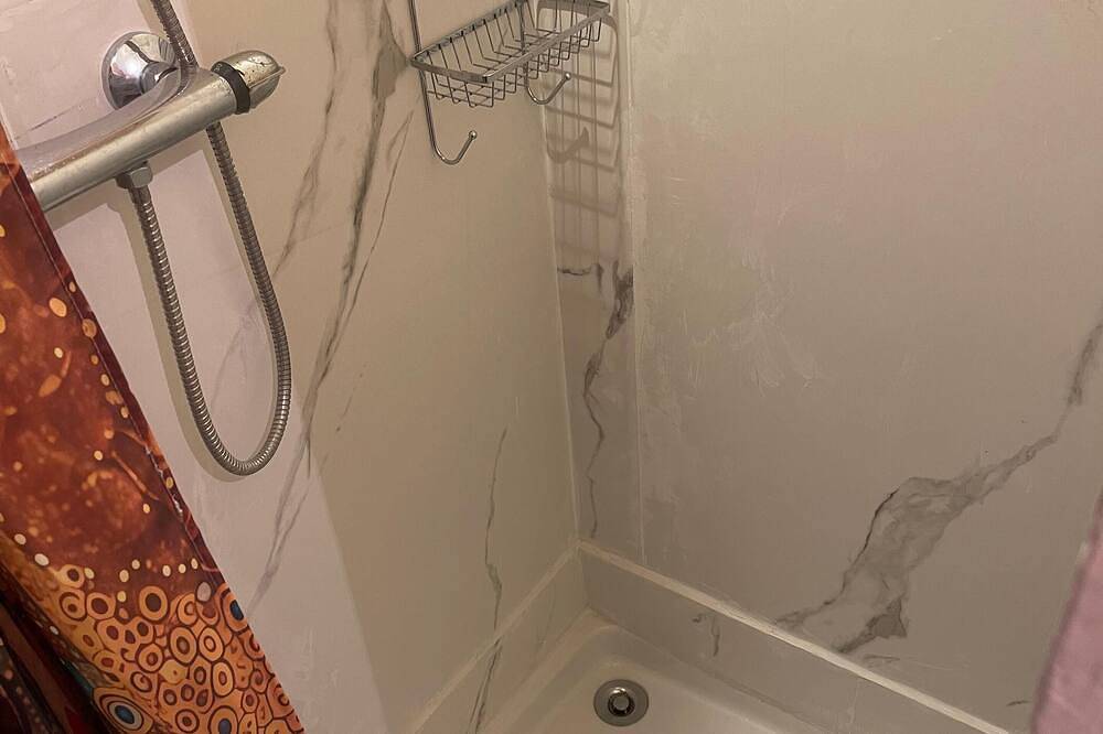 Chalet-style self-contained cottage in quiet countryside in Voiron, Isère