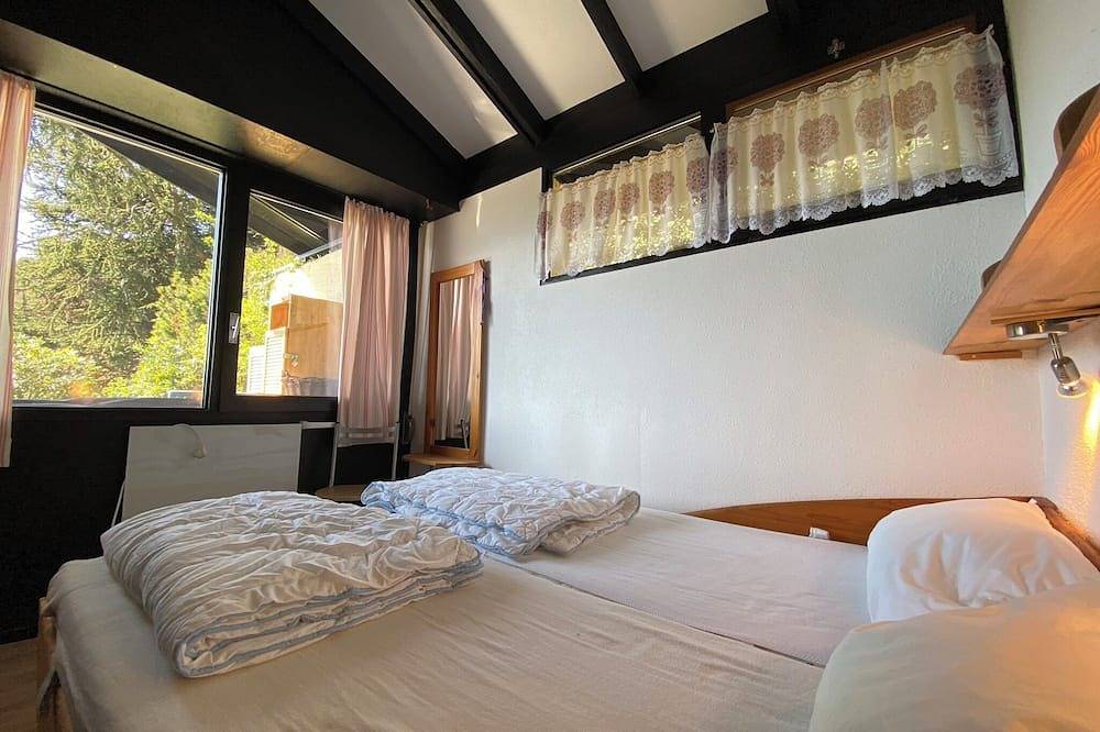 Ganze Wohnung, Ferienhaus für bis zu 5 Personen mit Pool in Tignale, Gardasee-Berge