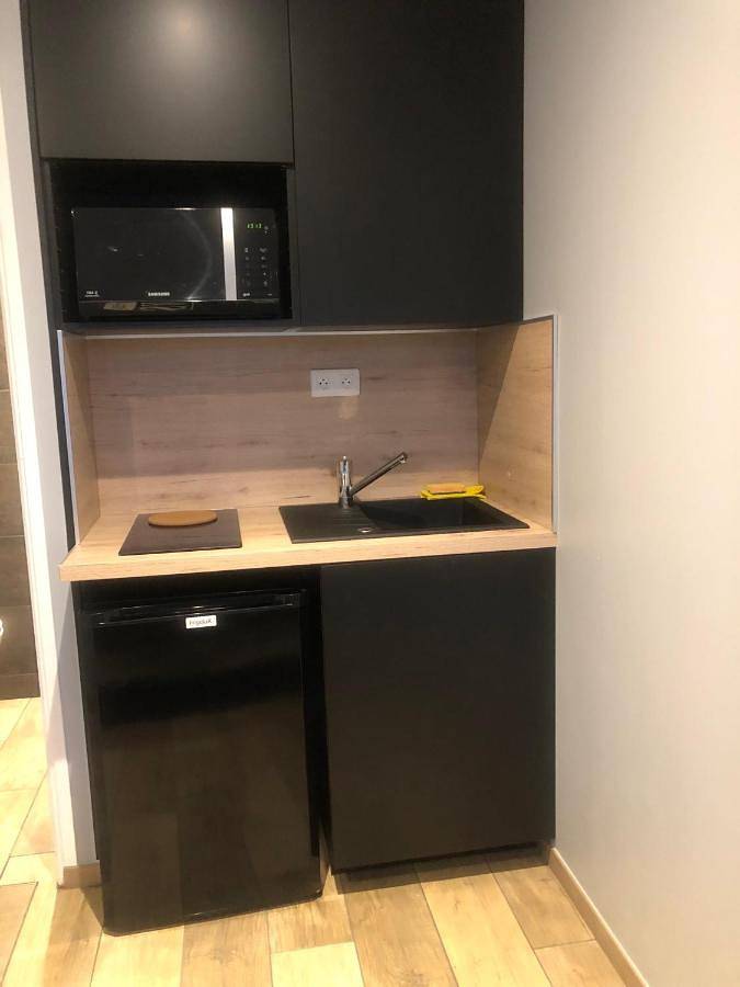 Gîte pour 2 personnes, avec vue ainsi que terrasse et jardin à Aurillac - 4