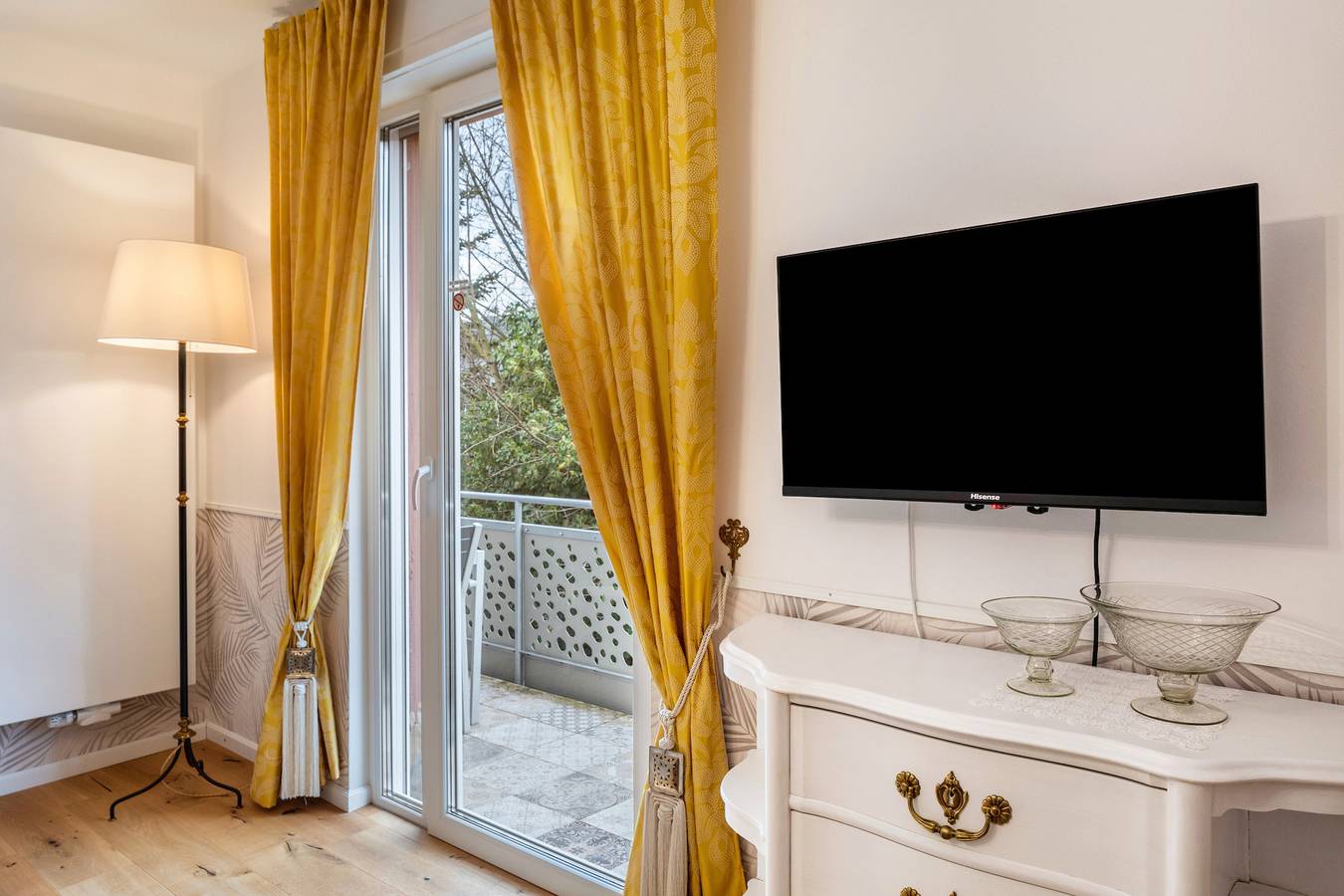 Ganze Wohnung, Ferienwohnung 'Veilchen' mit Gemeinschaftsgarten, Balkon und Wi-Fi in Vogtsburg im Kaiserstuhl, Kaiserstuhl