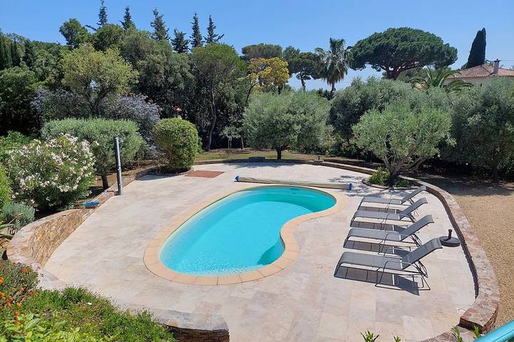 Villa pour 4 personnes, avec jardin et terrasse