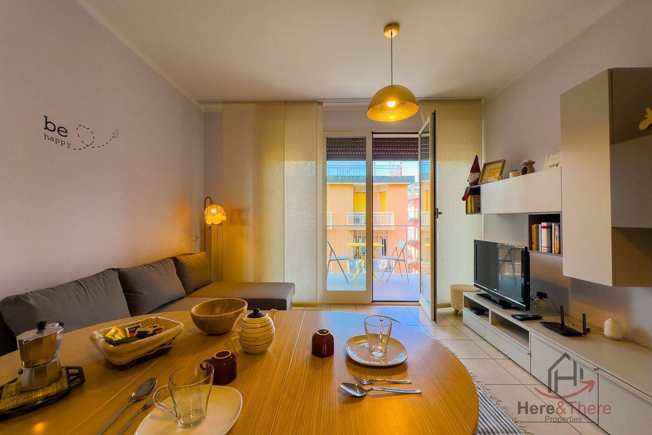 Appartamento intero, [Spiagge 400m] Free Garage • Terrace • Smart Tv in Spotorno, Riviera di Ponente