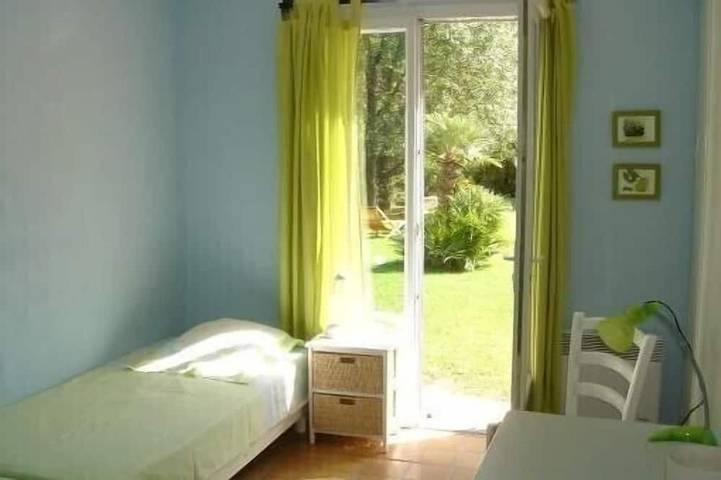 Location de vacances pour 12 personnes, avec jardin à Auriol - 2