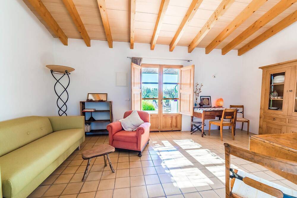 Traumhaftes Haus in Selva mit privatem Swimmingpool, der sowohl drinnen als. in Moscari, Selva