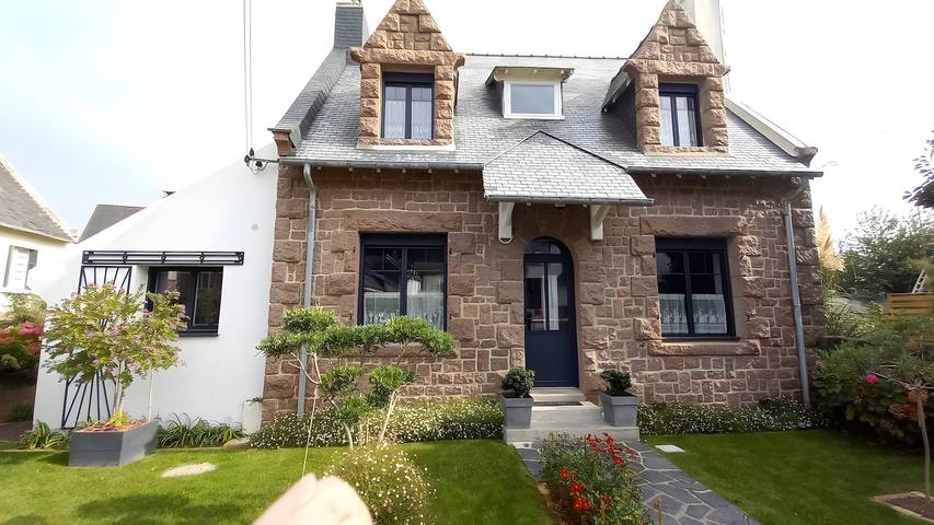 Location de vacances pour 6 personnes, avec jardin, adapté aux familles à Perros-Guirec