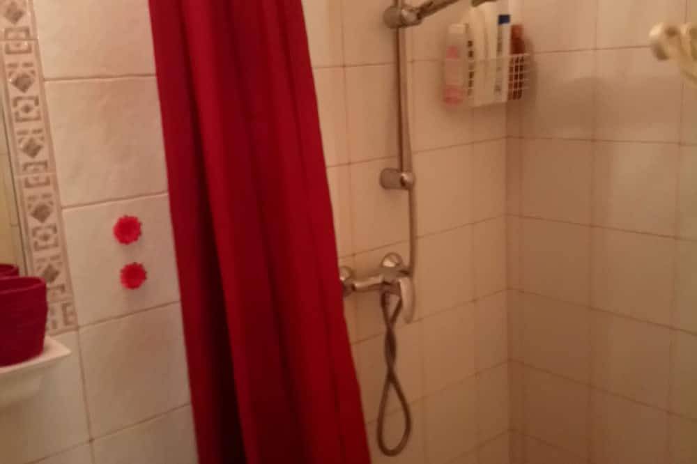 Apartamento entero, Acogedor estudio en la Provenza. in Camaret-sur-Aigues, Vaucluse