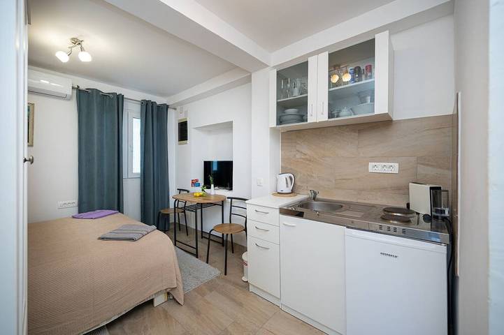 Appartement entier, Garçonnière prés de la plage Preko, Ugljan in Preko, Île d'Ugljan