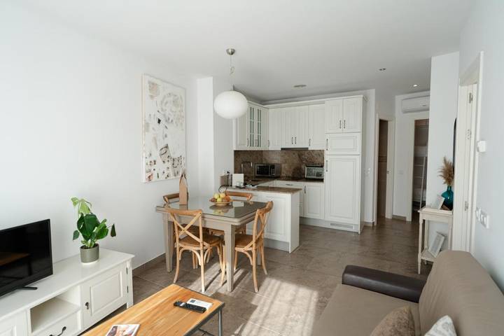 Gîte pour 6 personnes, avec Balcon et Jacuzzi ainsi que Terrasse et Vue dans Terra Alta - 3