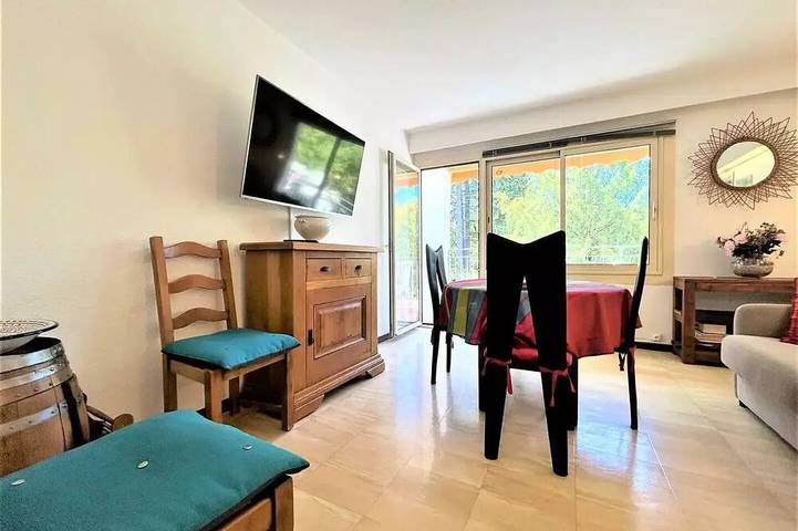 Gîte pour 2 personnes, avec balcon dans Casino de Greoux les Bains